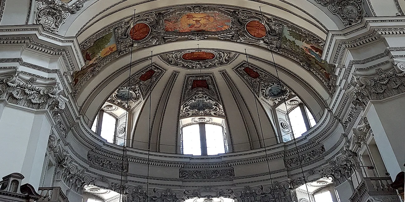 SALZBURGO — 53