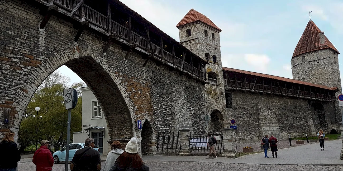 TALLIN — 03
