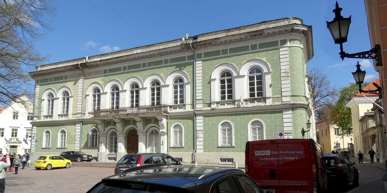 TALLIN — 12