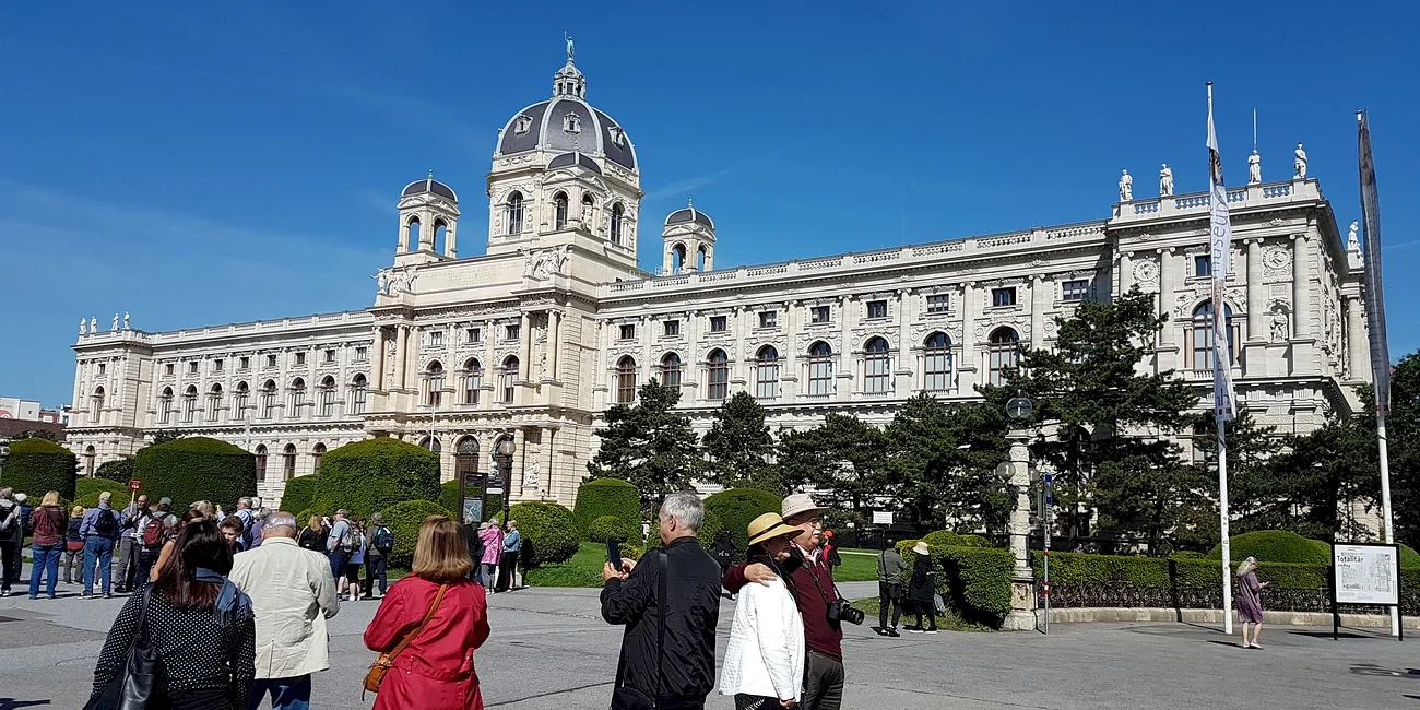 VIENA — 10