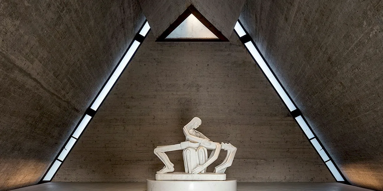 CINCO MUSEOS — 19a lapiedad