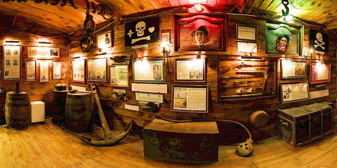 CINCO MUSEOS — 28 piratas