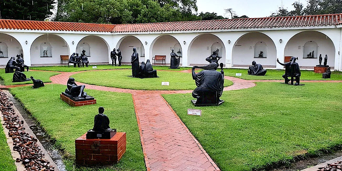 CINCO MUSEOS — 40