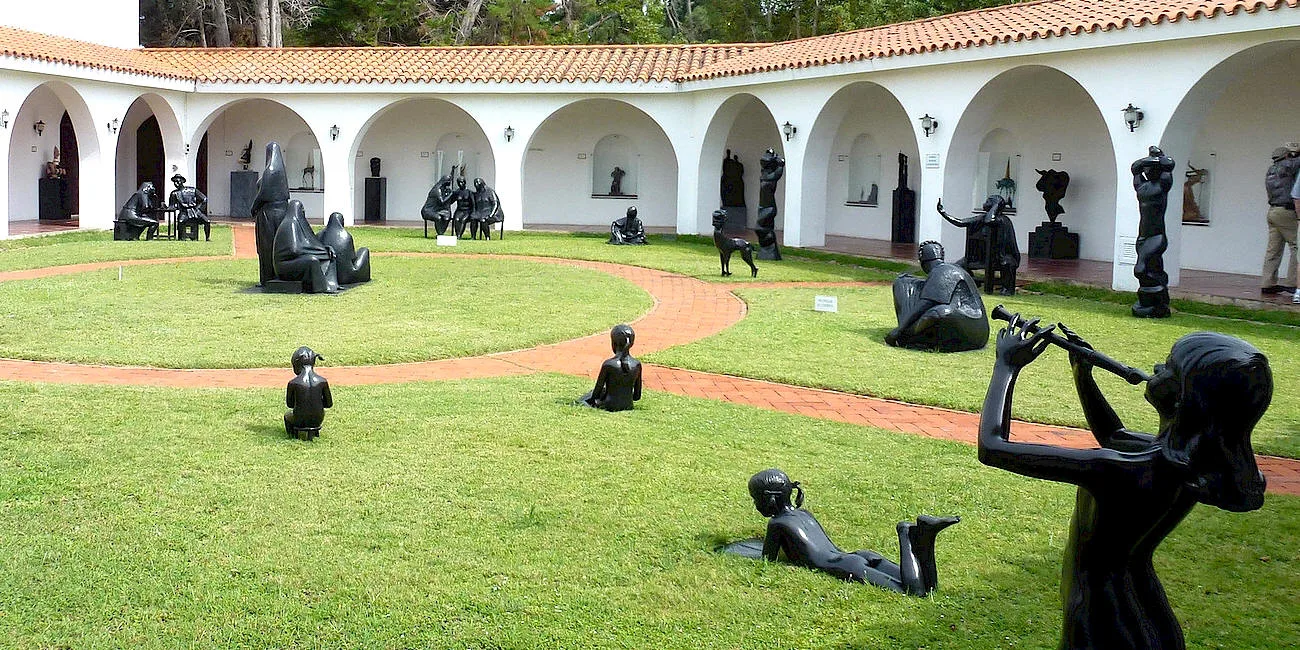 CINCO MUSEOS — 42