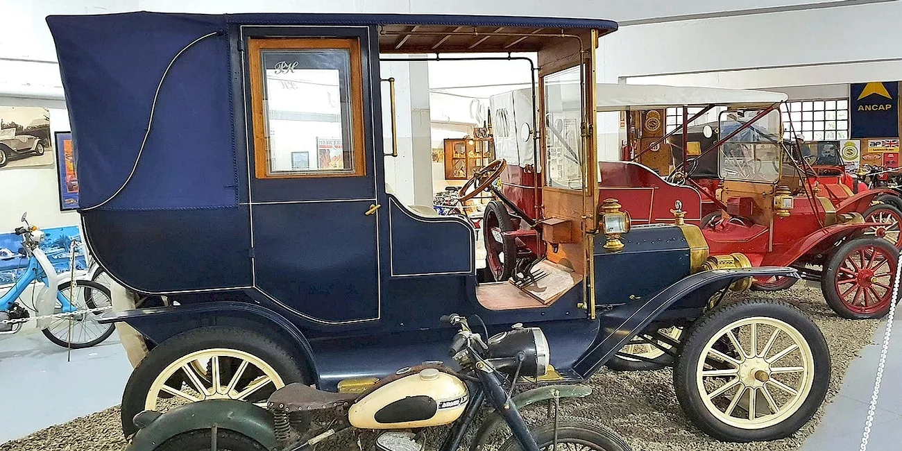 CINCO MUSEOS — 50 Ford1912