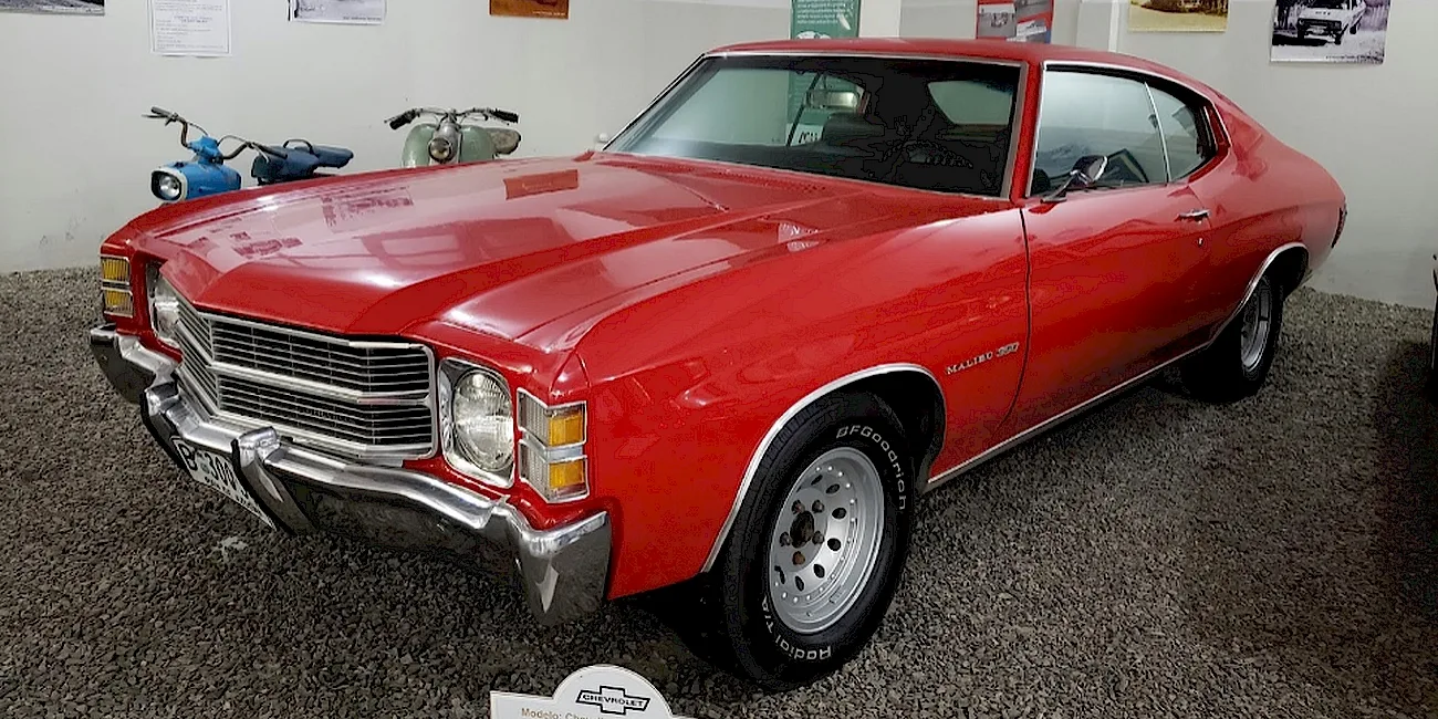 CINCO MUSEOS — 63 ChevroMalibu 1971