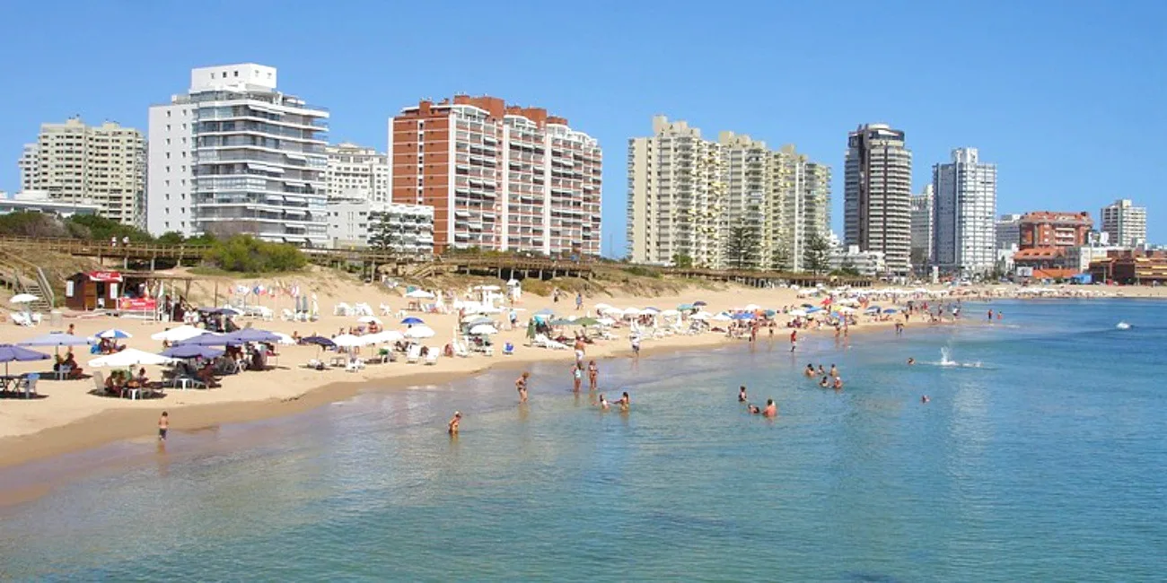 PUNTA DEL ESTE — 18