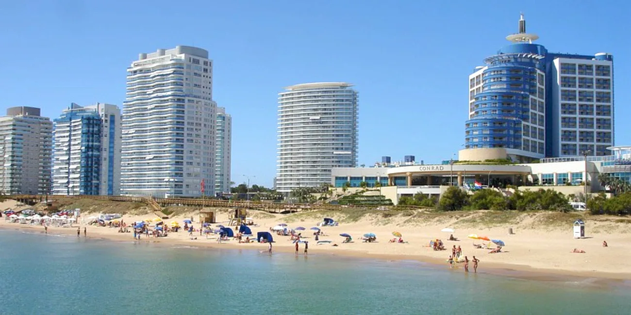 PUNTA DEL ESTE — 19